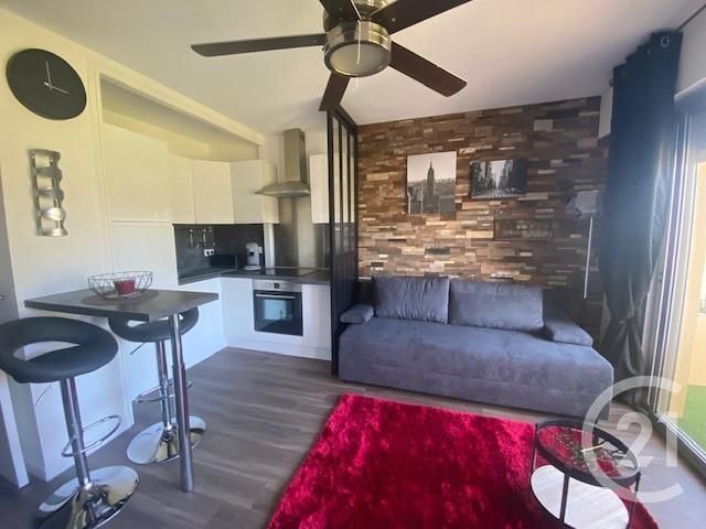 Appartement Studio à louer - 1 pièce - 25.0 m2 - SIX FOURS LES PLAGES - 83 - PROVENCE-ALPES-COTE-D-AZUR - Century 21 Agence Du Bord De Mer