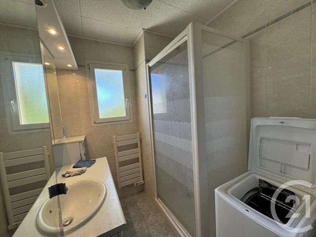 Appartement T3 à louer - 3 pièces - 58.34 m2 - SIX FOURS LES PLAGES - 83 - PROVENCE-ALPES-COTE-D-AZUR - Century 21 Agence Du Bord De Mer