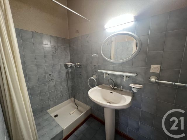 Appartement T3 à louer - 3 pièces - 54.68 m2 - SIX FOURS LES PLAGES - 83 - PROVENCE-ALPES-COTE-D-AZUR - Century 21 Agence Du Bord De Mer