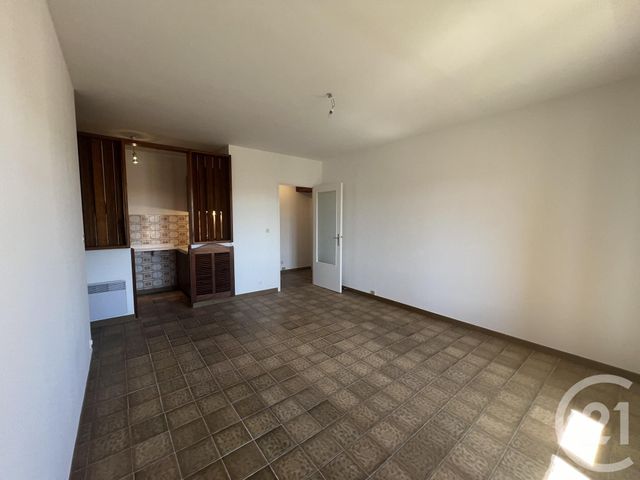 Appartement T3 à louer - 3 pièces - 54.68 m2 - SIX FOURS LES PLAGES - 83 - PROVENCE-ALPES-COTE-D-AZUR - Century 21 Agence Du Bord De Mer