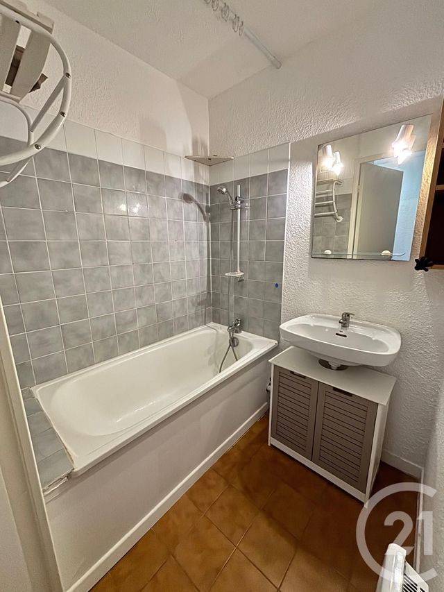 Appartement F2 à vendre - 2 pièces - 23.0 m2 - SIX FOURS LES PLAGES - 83 - PROVENCE-ALPES-COTE-D-AZUR - Century 21 Agence Du Bord De Mer