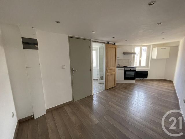 Appartement Studio à louer - 1 pièce - 16.81 m2 - HYERES - 83 - PROVENCE-ALPES-COTE-D-AZUR - Century 21 Agence Du Bord De Mer