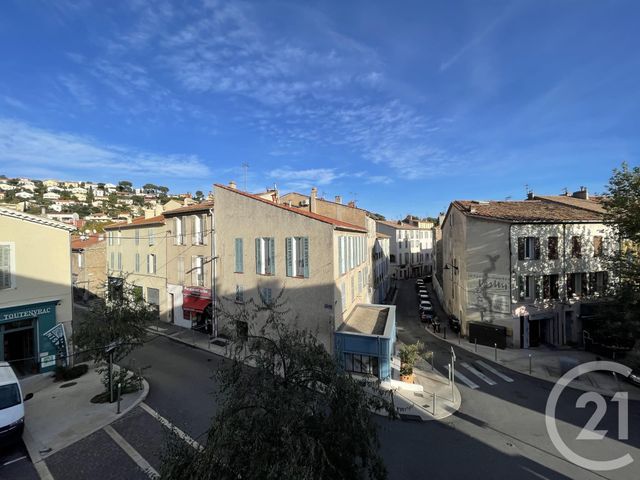 Appartement Studio à louer - 1 pièce - 16.81 m2 - HYERES - 83 - PROVENCE-ALPES-COTE-D-AZUR - Century 21 Agence Du Bord De Mer