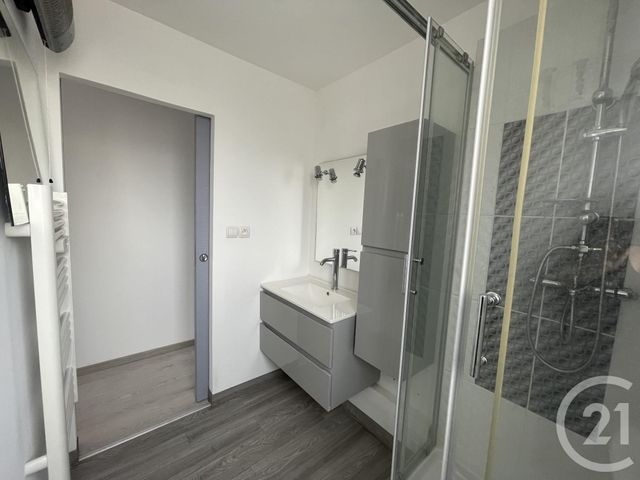 Appartement F2 à louer - 2 pièces - 37.6 m2 - LA SEYNE SUR MER - 83 - PROVENCE-ALPES-COTE-D-AZUR - Century 21 Agence Du Bord De Mer