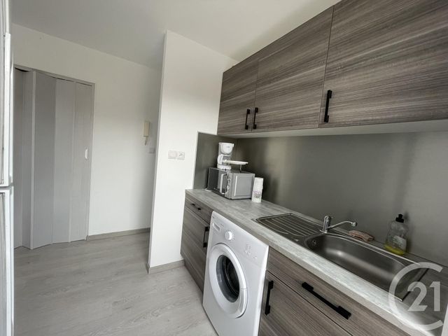 Appartement F2 à louer - 2 pièces - 37.6 m2 - LA SEYNE SUR MER - 83 - PROVENCE-ALPES-COTE-D-AZUR - Century 21 Agence Du Bord De Mer