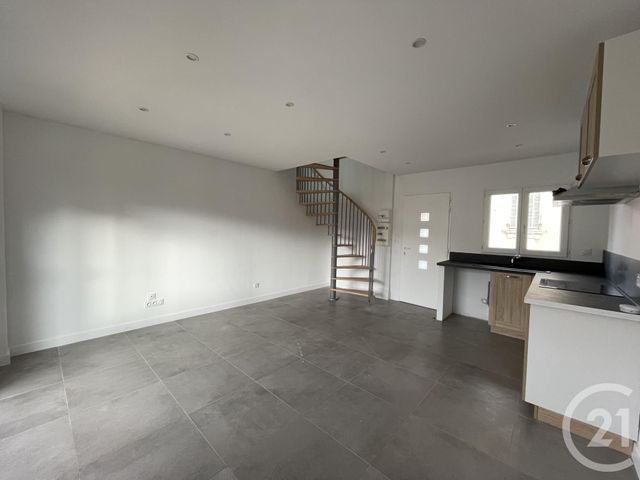 Appartement T2 à louer - 2 pièces - 42.8 m2 - LA SEYNE SUR MER - 83 - PROVENCE-ALPES-COTE-D-AZUR - Century 21 Agence Du Bord De Mer