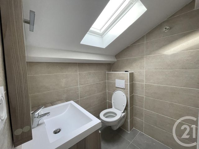 Appartement T2 à louer - 2 pièces - 42.8 m2 - LA SEYNE SUR MER - 83 - PROVENCE-ALPES-COTE-D-AZUR - Century 21 Agence Du Bord De Mer