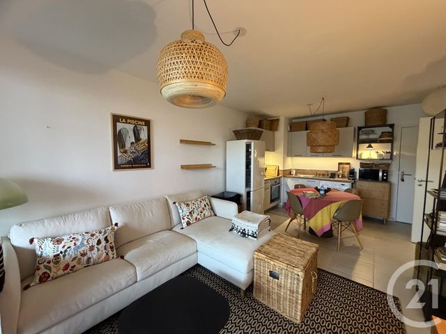 Appartement T2 à louer - 2 pièces - 47.11 m2 - SIX FOURS LES PLAGES - 83 - PROVENCE-ALPES-COTE-D-AZUR - Century 21 Agence Du Bord De Mer