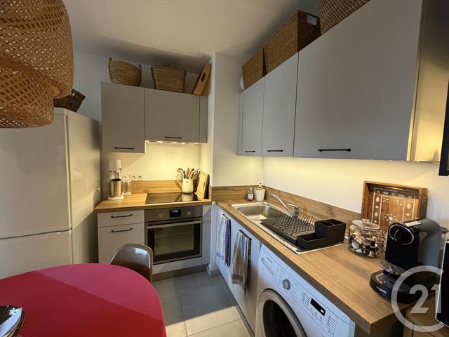 Appartement T2 à louer - 2 pièces - 47.11 m2 - SIX FOURS LES PLAGES - 83 - PROVENCE-ALPES-COTE-D-AZUR - Century 21 Agence Du Bord De Mer