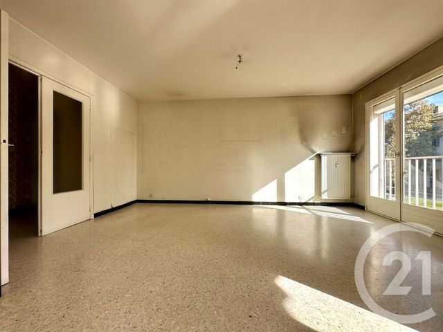 Appartement T4 à vendre - 4 pièces - 78.05 m2 - SIX FOURS LES PLAGES - 83 - PROVENCE-ALPES-COTE-D-AZUR - Century 21 Agence Du Bord De Mer