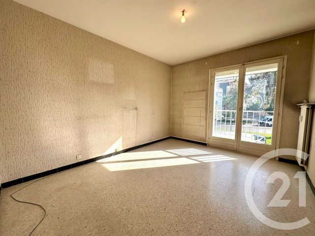 Appartement T4 à vendre - 4 pièces - 78.05 m2 - SIX FOURS LES PLAGES - 83 - PROVENCE-ALPES-COTE-D-AZUR - Century 21 Agence Du Bord De Mer