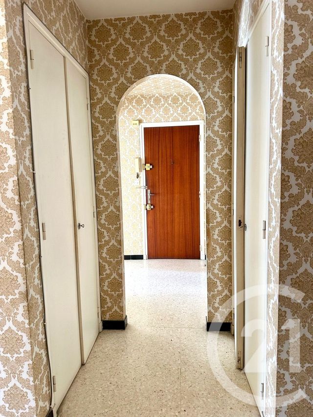 Appartement T4 à vendre - 4 pièces - 78.05 m2 - SIX FOURS LES PLAGES - 83 - PROVENCE-ALPES-COTE-D-AZUR - Century 21 Agence Du Bord De Mer