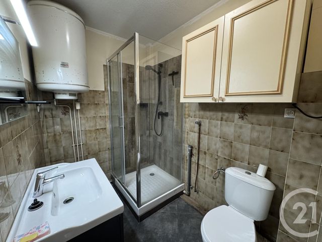 Appartement Studio à louer - 1 pièce - 31.7 m2 - SIX FOURS LES PLAGES - 83 - PROVENCE-ALPES-COTE-D-AZUR - Century 21 Agence Du Bord De Mer