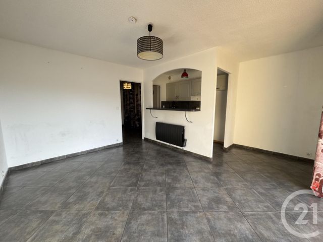 Appartement Studio à louer - 1 pièce - 31.7 m2 - SIX FOURS LES PLAGES - 83 - PROVENCE-ALPES-COTE-D-AZUR - Century 21 Agence Du Bord De Mer