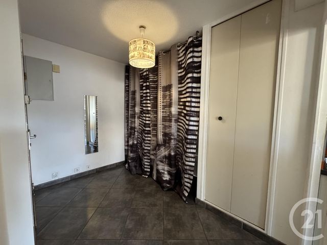 Appartement Studio à louer - 1 pièce - 31.7 m2 - SIX FOURS LES PLAGES - 83 - PROVENCE-ALPES-COTE-D-AZUR - Century 21 Agence Du Bord De Mer