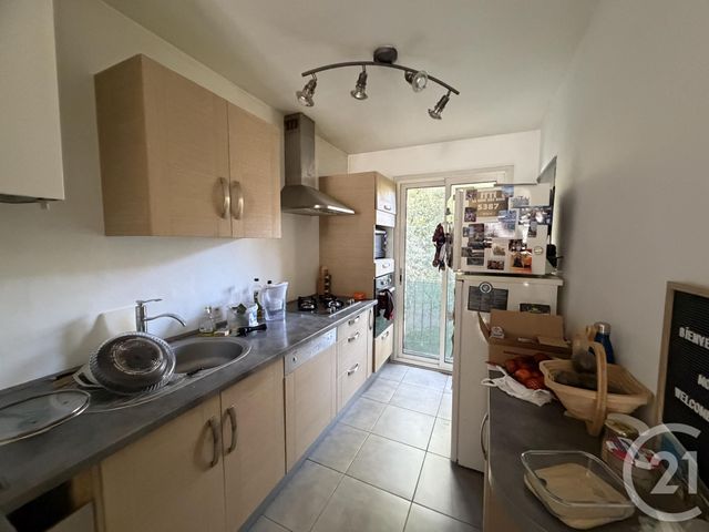 Appartement T3 à louer - 3 pièces - 55.47 m2 - TOULON - 83 - PROVENCE-ALPES-COTE-D-AZUR - Century 21 Agence Du Bord De Mer