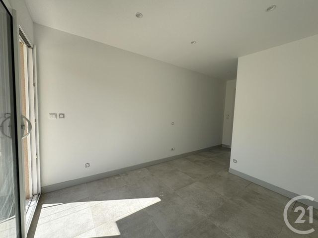 Appartement T2 à louer - 2 pièces - 38.0 m2 - LA SEYNE SUR MER - 83 - PROVENCE-ALPES-COTE-D-AZUR - Century 21 Agence Du Bord De Mer