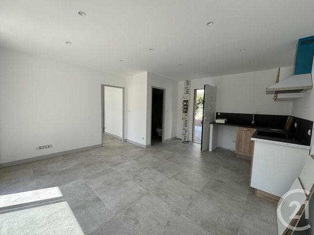 Appartement T2 à louer - 2 pièces - 38.0 m2 - LA SEYNE SUR MER - 83 - PROVENCE-ALPES-COTE-D-AZUR - Century 21 Agence Du Bord De Mer