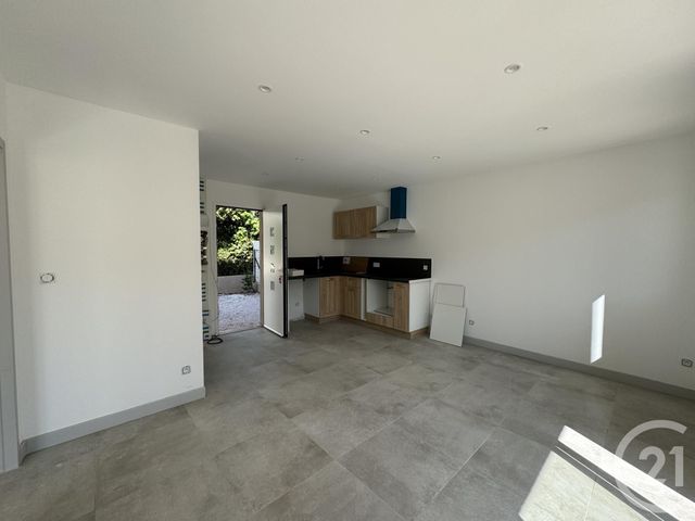 Appartement T2 à louer - 2 pièces - 38.0 m2 - LA SEYNE SUR MER - 83 - PROVENCE-ALPES-COTE-D-AZUR - Century 21 Agence Du Bord De Mer