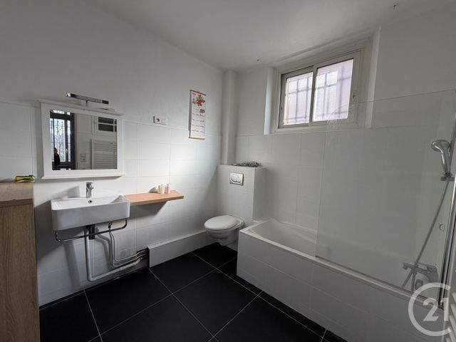 maison à louer - 5 pièces - 91.0 m2 - LA SEYNE SUR MER - 83 - PROVENCE-ALPES-COTE-D-AZUR - Century 21 Agence Du Bord De Mer