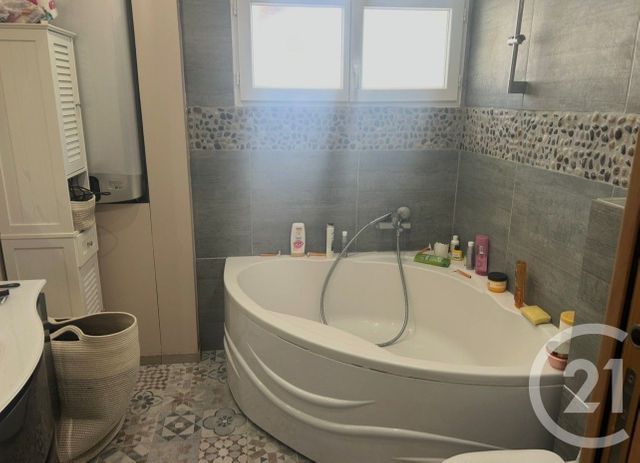 maison à vendre - 9 pièces - 181.0 m2 - SIX FOURS LES PLAGES - 83 - PROVENCE-ALPES-COTE-D-AZUR - Century 21 Agence Du Bord De Mer