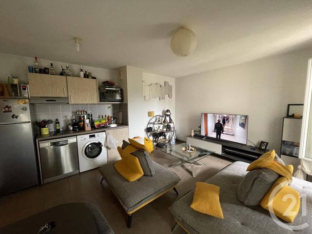 Appartement T2 à louer - 2 pièces - 42.35 m2 - LA SEYNE SUR MER - 83 - PROVENCE-ALPES-COTE-D-AZUR - Century 21 Agence Du Bord De Mer