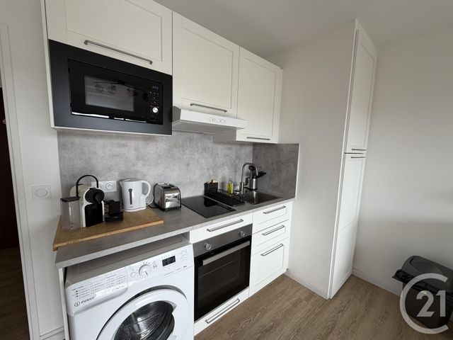 Appartement Studio à louer - 1 pièce - 22.8 m2 - SIX FOURS LES PLAGES - 83 - PROVENCE-ALPES-COTE-D-AZUR - Century 21 Agence Du Bord De Mer