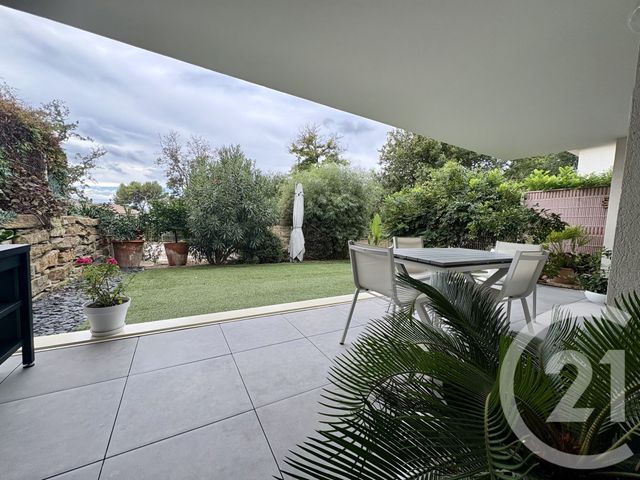 Appartement T3 à vendre - 3 pièces - 81.35 m2 - SIX FOURS LES PLAGES - 83 - PROVENCE-ALPES-COTE-D-AZUR - Century 21 Agence Du Bord De Mer