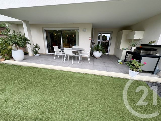 Appartement T3 à vendre - 3 pièces - 81.35 m2 - SIX FOURS LES PLAGES - 83 - PROVENCE-ALPES-COTE-D-AZUR - Century 21 Agence Du Bord De Mer