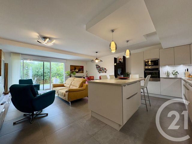 Appartement T3 à vendre - 3 pièces - 81.35 m2 - SIX FOURS LES PLAGES - 83 - PROVENCE-ALPES-COTE-D-AZUR - Century 21 Agence Du Bord De Mer