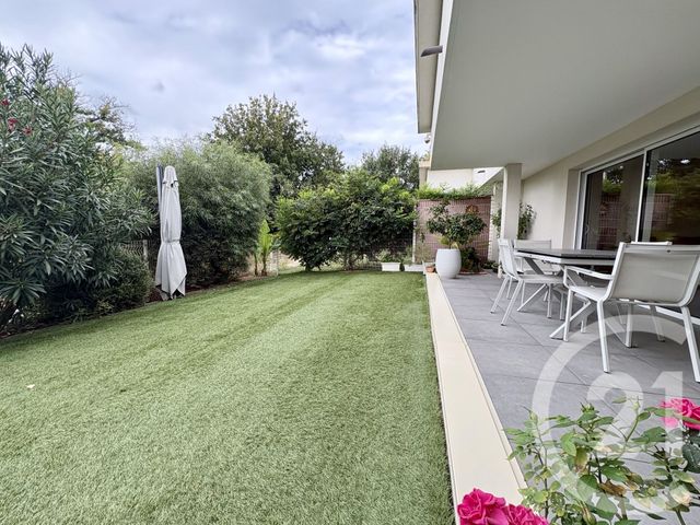 Appartement T3 à vendre - 3 pièces - 81.35 m2 - SIX FOURS LES PLAGES - 83 - PROVENCE-ALPES-COTE-D-AZUR - Century 21 Agence Du Bord De Mer