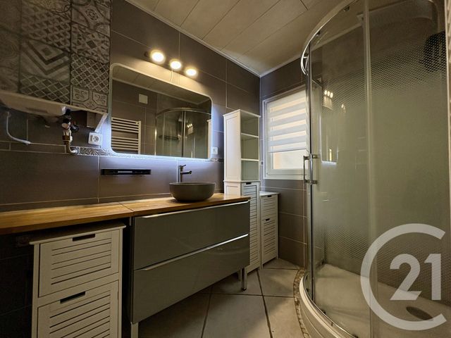 Appartement T3 à vendre - 4 pièces - 70.0 m2 - SIX FOURS LES PLAGES - 83 - PROVENCE-ALPES-COTE-D-AZUR - Century 21 Agence Du Bord De Mer