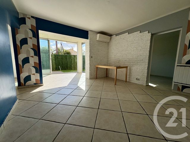 Appartement T3 à vendre - 4 pièces - 70.0 m2 - SIX FOURS LES PLAGES - 83 - PROVENCE-ALPES-COTE-D-AZUR - Century 21 Agence Du Bord De Mer