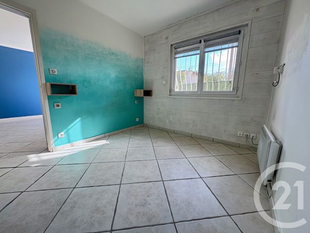 Appartement T3 à vendre - 4 pièces - 70.0 m2 - SIX FOURS LES PLAGES - 83 - PROVENCE-ALPES-COTE-D-AZUR - Century 21 Agence Du Bord De Mer