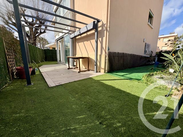 Appartement T3 à vendre - 4 pièces - 70.0 m2 - SIX FOURS LES PLAGES - 83 - PROVENCE-ALPES-COTE-D-AZUR - Century 21 Agence Du Bord De Mer