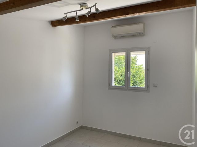 maison à louer - 3 pièces - 81.0 m2 - OLLIOULES - 83 - PROVENCE-ALPES-COTE-D-AZUR - Century 21 Agence Du Bord De Mer