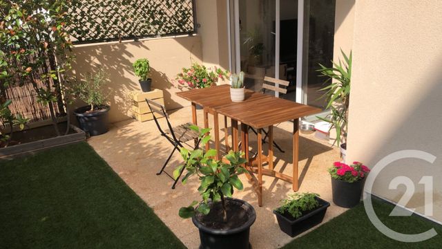 Appartement F3 à vendre - 3 pièces - 59.03 m2 - SIX FOURS LES PLAGES - 83 - PROVENCE-ALPES-COTE-D-AZUR - Century 21 Agence Du Bord De Mer