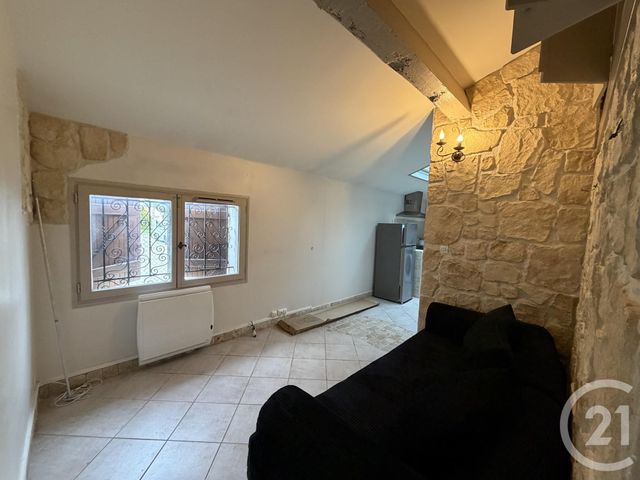 Appartement T2 à louer - 2 pièces - 34.5 m2 - SIX FOURS LES PLAGES - 83 - PROVENCE-ALPES-COTE-D-AZUR - Century 21 Agence Du Bord De Mer