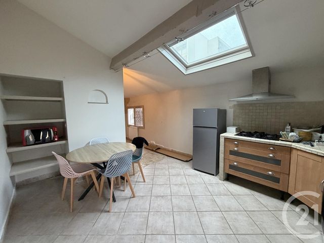 Appartement T2 à louer - 2 pièces - 34.5 m2 - SIX FOURS LES PLAGES - 83 - PROVENCE-ALPES-COTE-D-AZUR - Century 21 Agence Du Bord De Mer