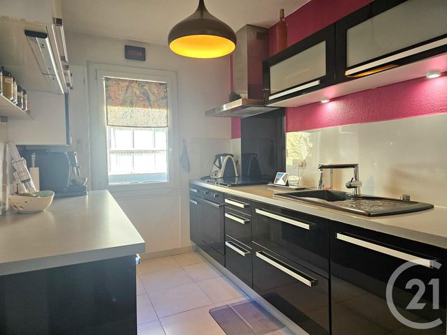 Appartement T3 à vendre - 3 pièces - 67.43 m2 - SIX FOURS LES PLAGES - 83 - PROVENCE-ALPES-COTE-D-AZUR - Century 21 Agence Du Bord De Mer