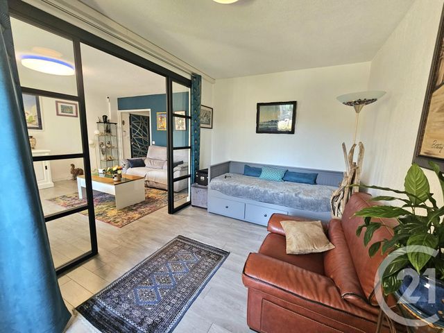 Appartement T3 à vendre - 3 pièces - 67.43 m2 - SIX FOURS LES PLAGES - 83 - PROVENCE-ALPES-COTE-D-AZUR - Century 21 Agence Du Bord De Mer