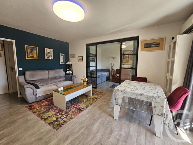 Appartement T3 à vendre - 3 pièces - 67.43 m2 - SIX FOURS LES PLAGES - 83 - PROVENCE-ALPES-COTE-D-AZUR - Century 21 Agence Du Bord De Mer