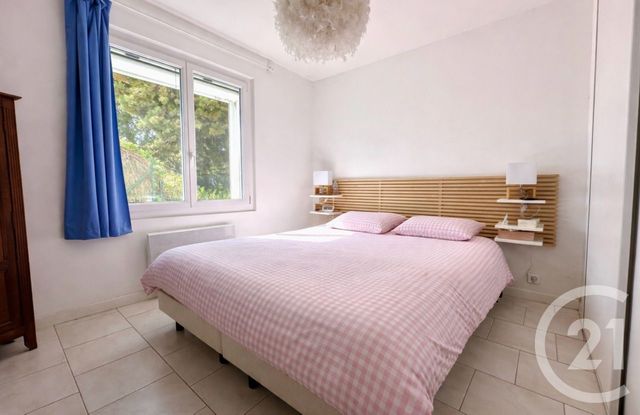 Appartement T4 à vendre - 4 pièces - 61.3 m2 - SIX FOURS LES PLAGES - 83 - PROVENCE-ALPES-COTE-D-AZUR - Century 21 Agence Du Bord De Mer