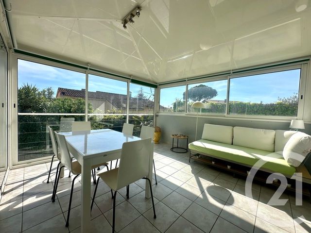 Appartement T4 à vendre - 4 pièces - 61.3 m2 - SIX FOURS LES PLAGES - 83 - PROVENCE-ALPES-COTE-D-AZUR - Century 21 Agence Du Bord De Mer
