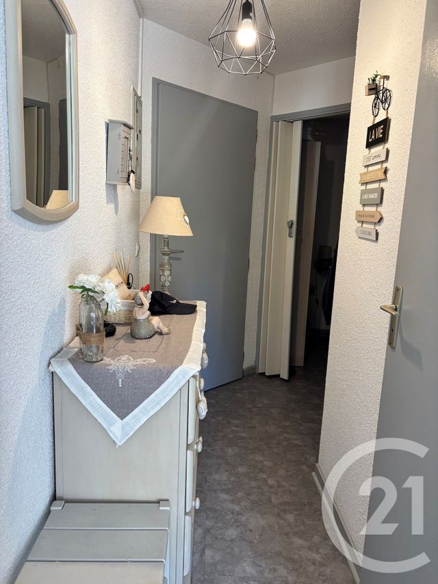 Appartement F2 à vendre - 2 pièces - 22.83 m2 - SIX FOURS LES PLAGES - 83 - PROVENCE-ALPES-COTE-D-AZUR - Century 21 Agence Du Bord De Mer