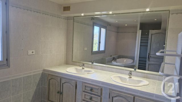maison à vendre - 7 pièces - 180.0 m2 - SIX FOURS LES PLAGES - 83 - PROVENCE-ALPES-COTE-D-AZUR - Century 21 Agence Du Bord De Mer