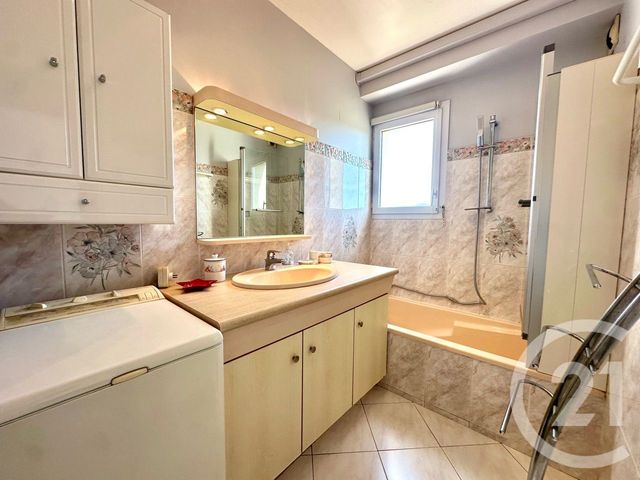 Appartement T2 à vendre - 2 pièces - 44.56 m2 - SIX FOURS LES PLAGES - 83 - PROVENCE-ALPES-COTE-D-AZUR - Century 21 Agence Du Bord De Mer