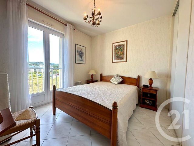 Appartement T2 à vendre - 2 pièces - 44.56 m2 - SIX FOURS LES PLAGES - 83 - PROVENCE-ALPES-COTE-D-AZUR - Century 21 Agence Du Bord De Mer