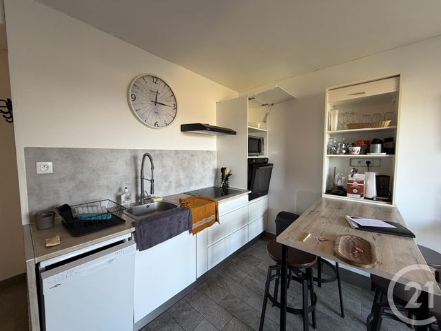 Appartement T2 à louer - 2 pièces - 26.7 m2 - SIX FOURS LES PLAGES - 83 - PROVENCE-ALPES-COTE-D-AZUR - Century 21 Agence Du Bord De Mer