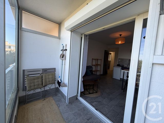 Appartement T2 à louer - 2 pièces - 26.7 m2 - SIX FOURS LES PLAGES - 83 - PROVENCE-ALPES-COTE-D-AZUR - Century 21 Agence Du Bord De Mer